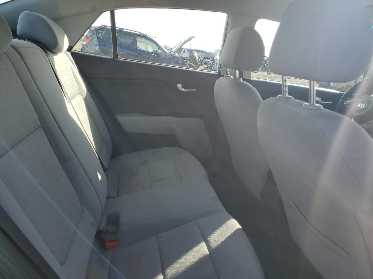 2020 Kia Rio - Image 10