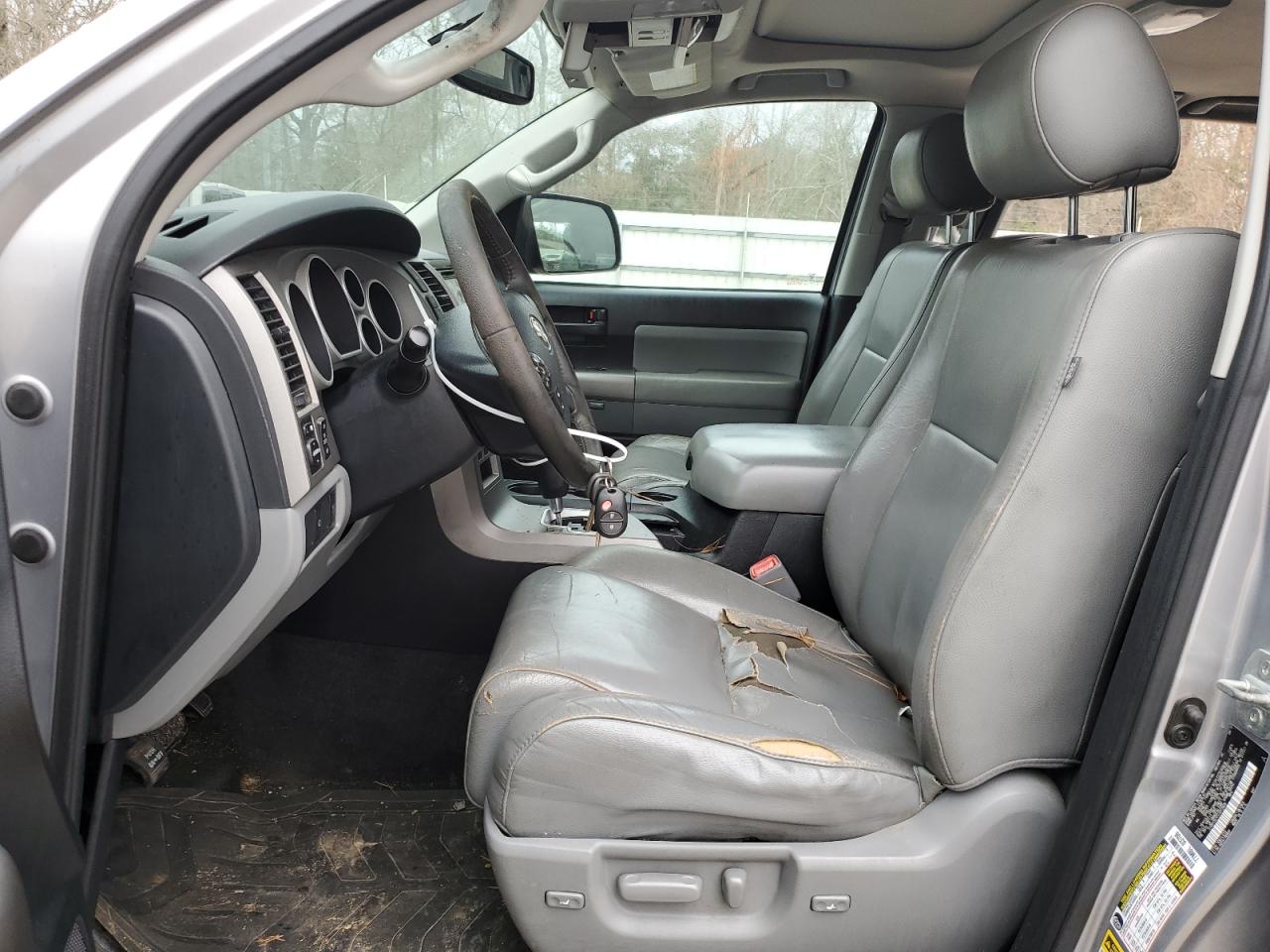 2012 Toyota Sequoia - Image 7