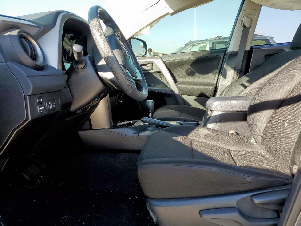 2017 Toyota RAV 4 - Image 7