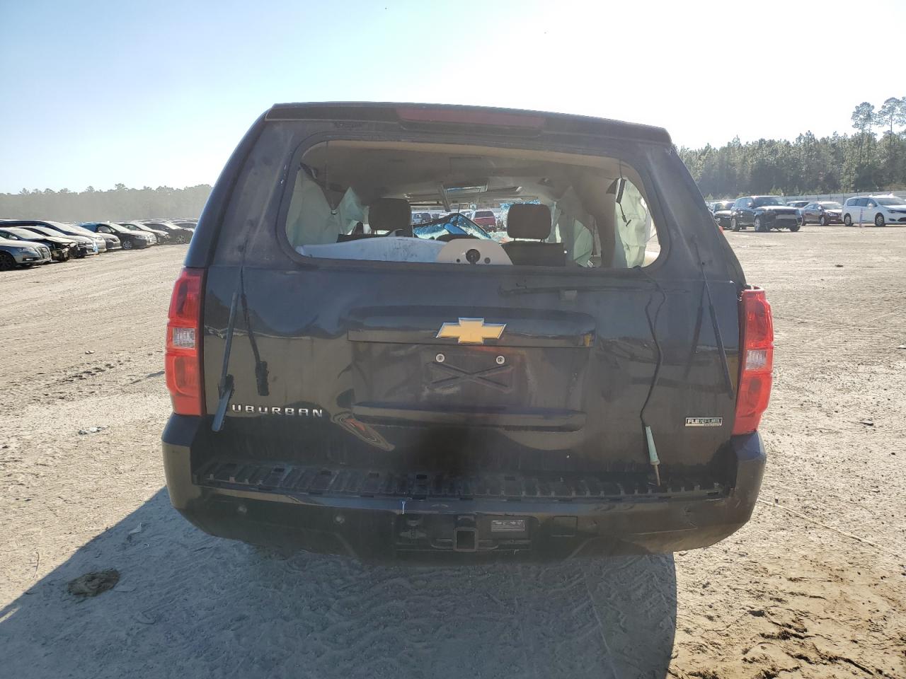 2010 Chevrolet Suburban - Image 6