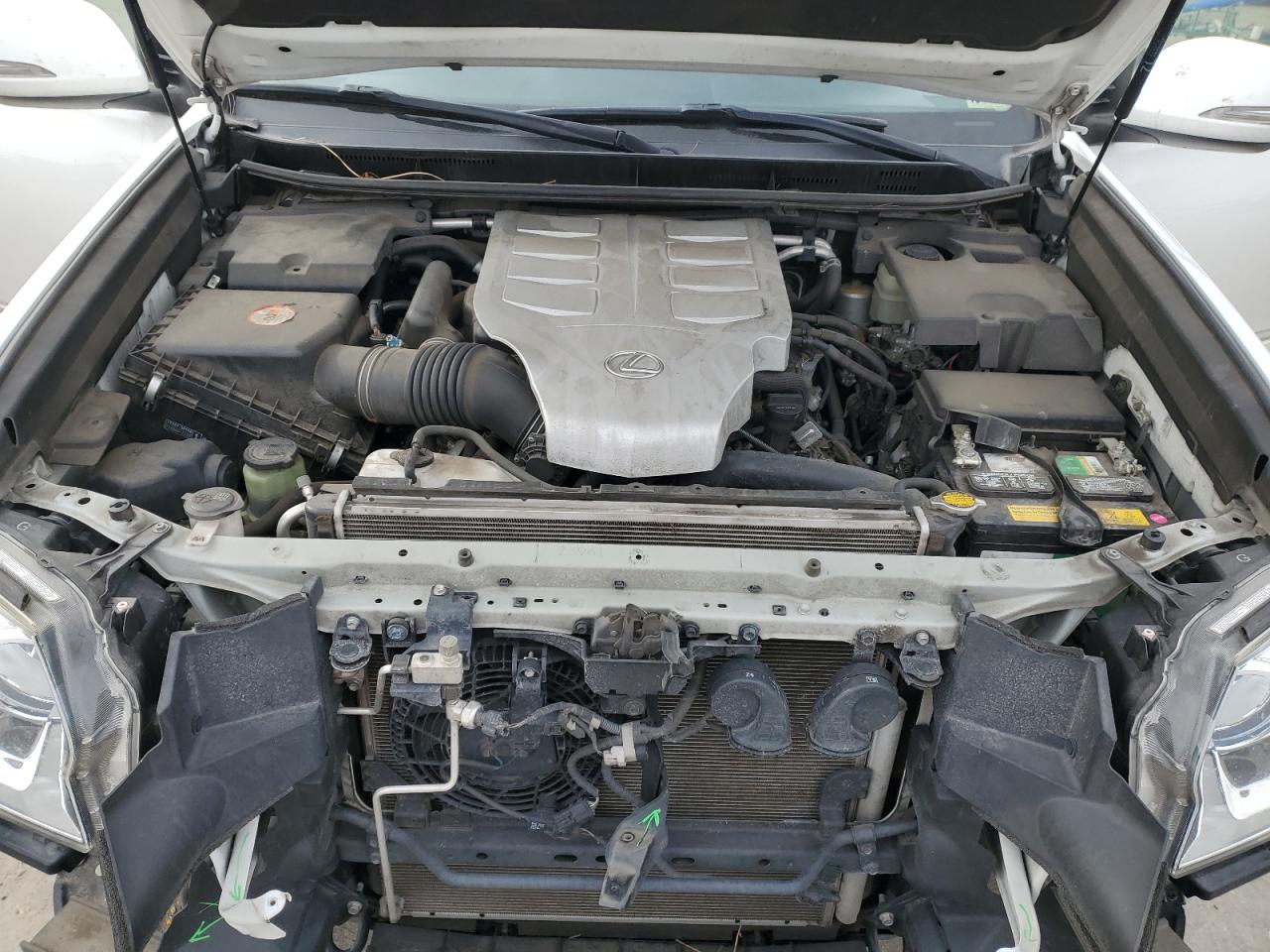 2015 Lexus GX - Image 12
