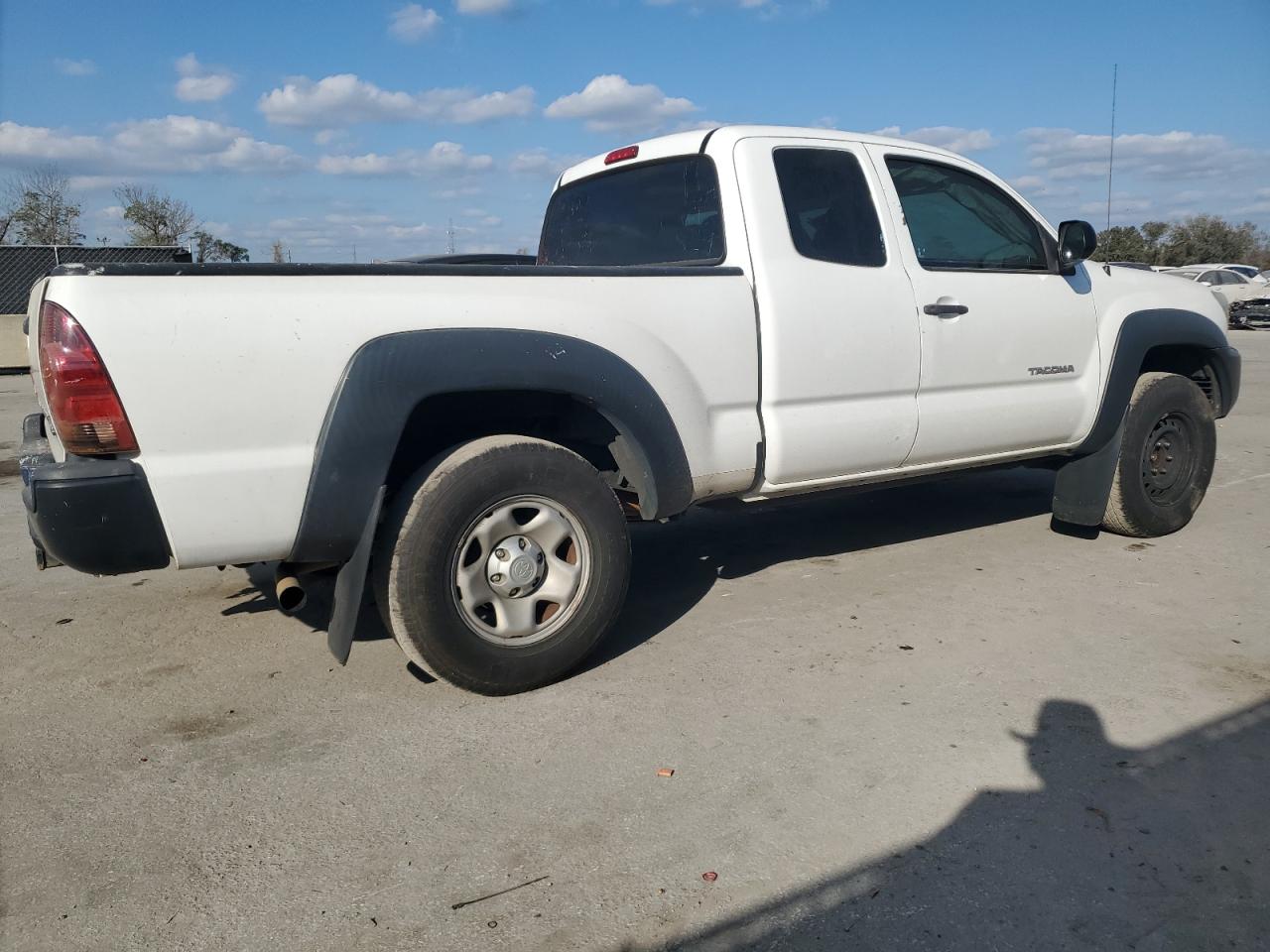 2013 Toyota Tacoma - Image 3
