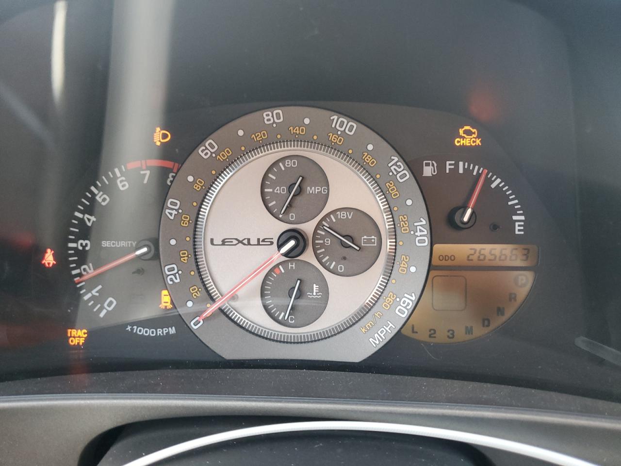 2001 Lexus IS - Image 9