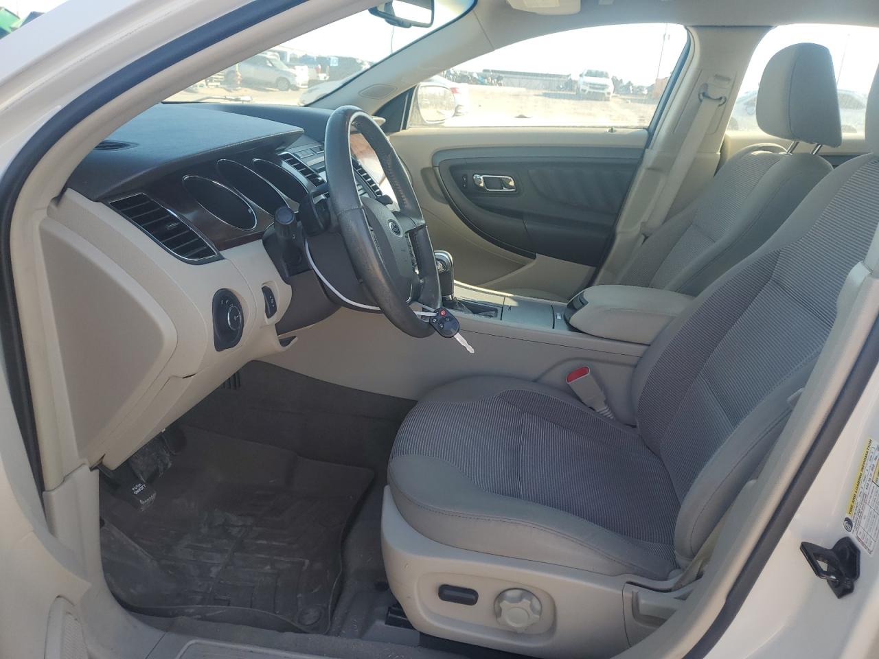 2011 Ford Taurus - Image 7