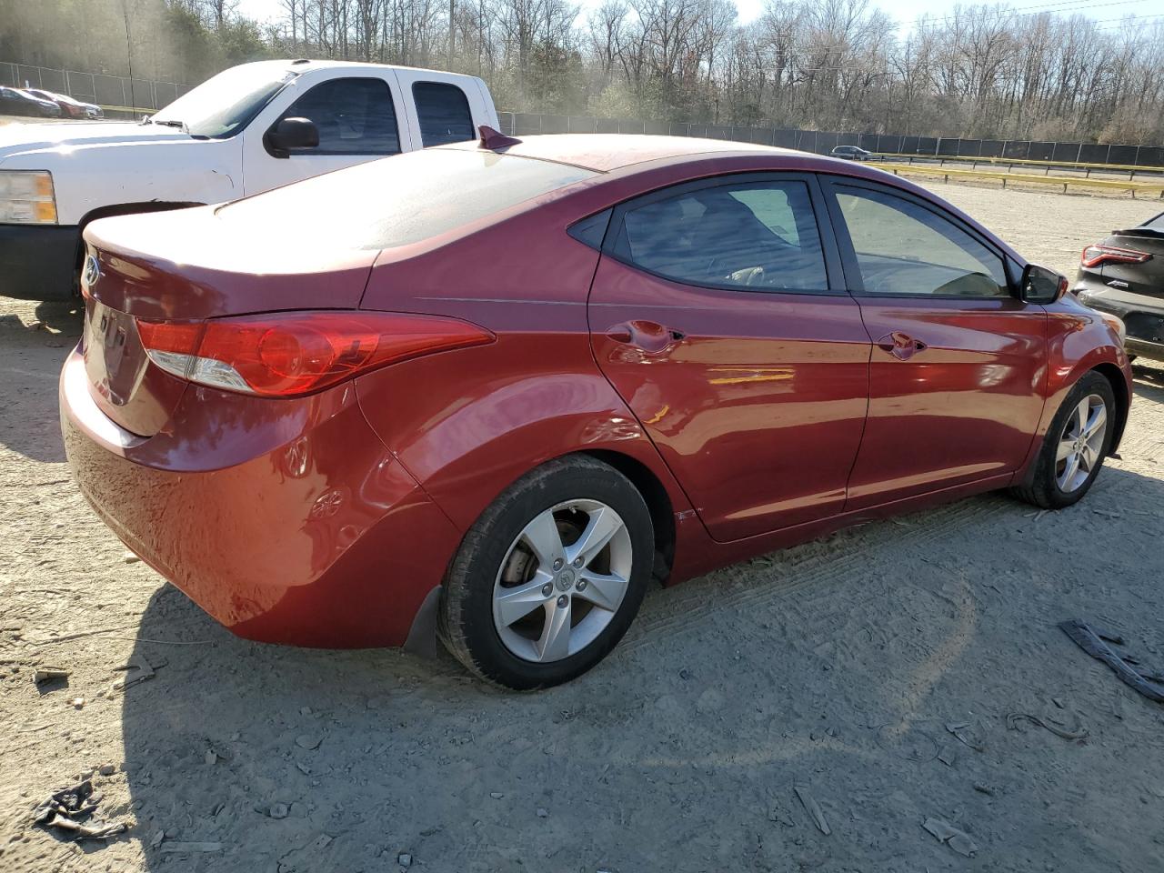 2013 Hyundai Elantra - Image 3