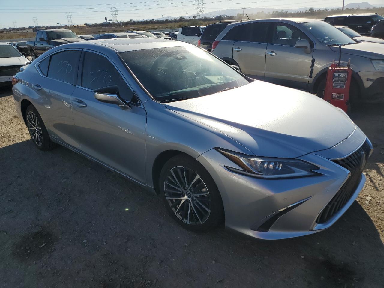 2022 Lexus ES - Image 4