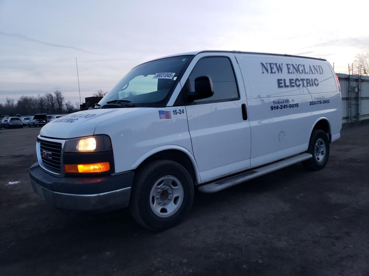2015 GMC Savana - Image 1