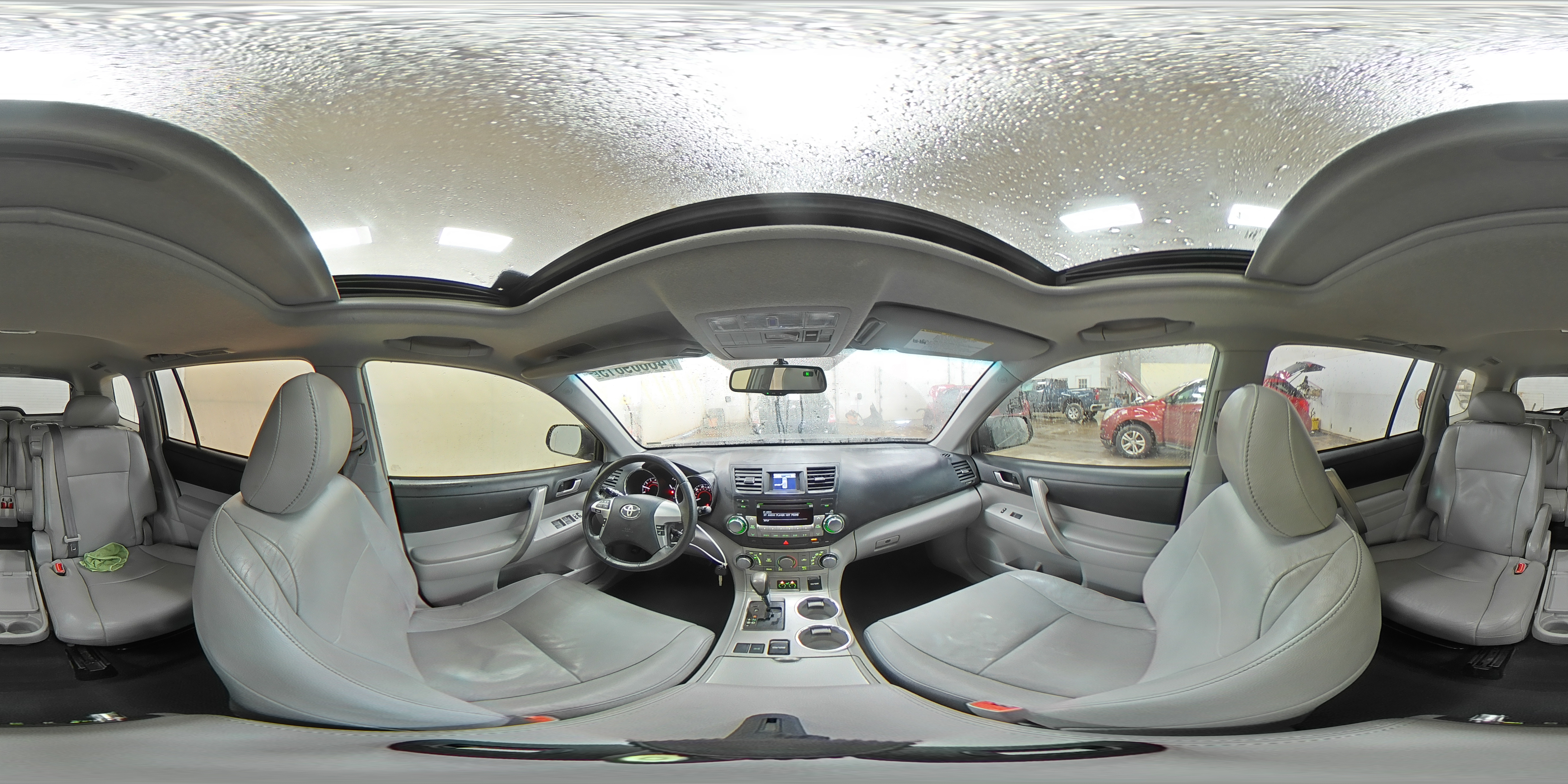 2012 Toyota Highlander - Image 16