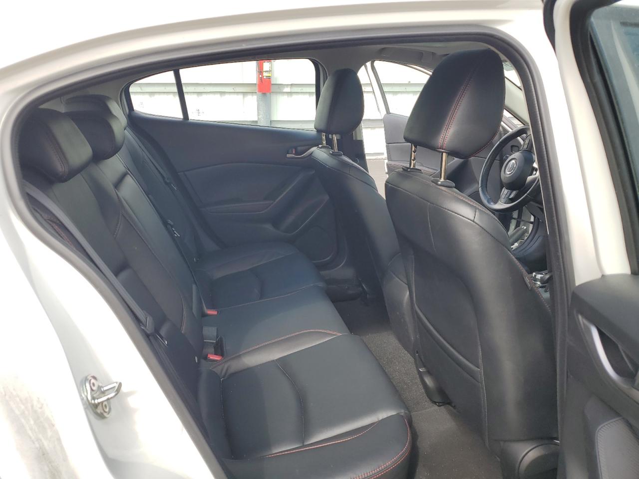 2015 Mazda 3 - Image 10