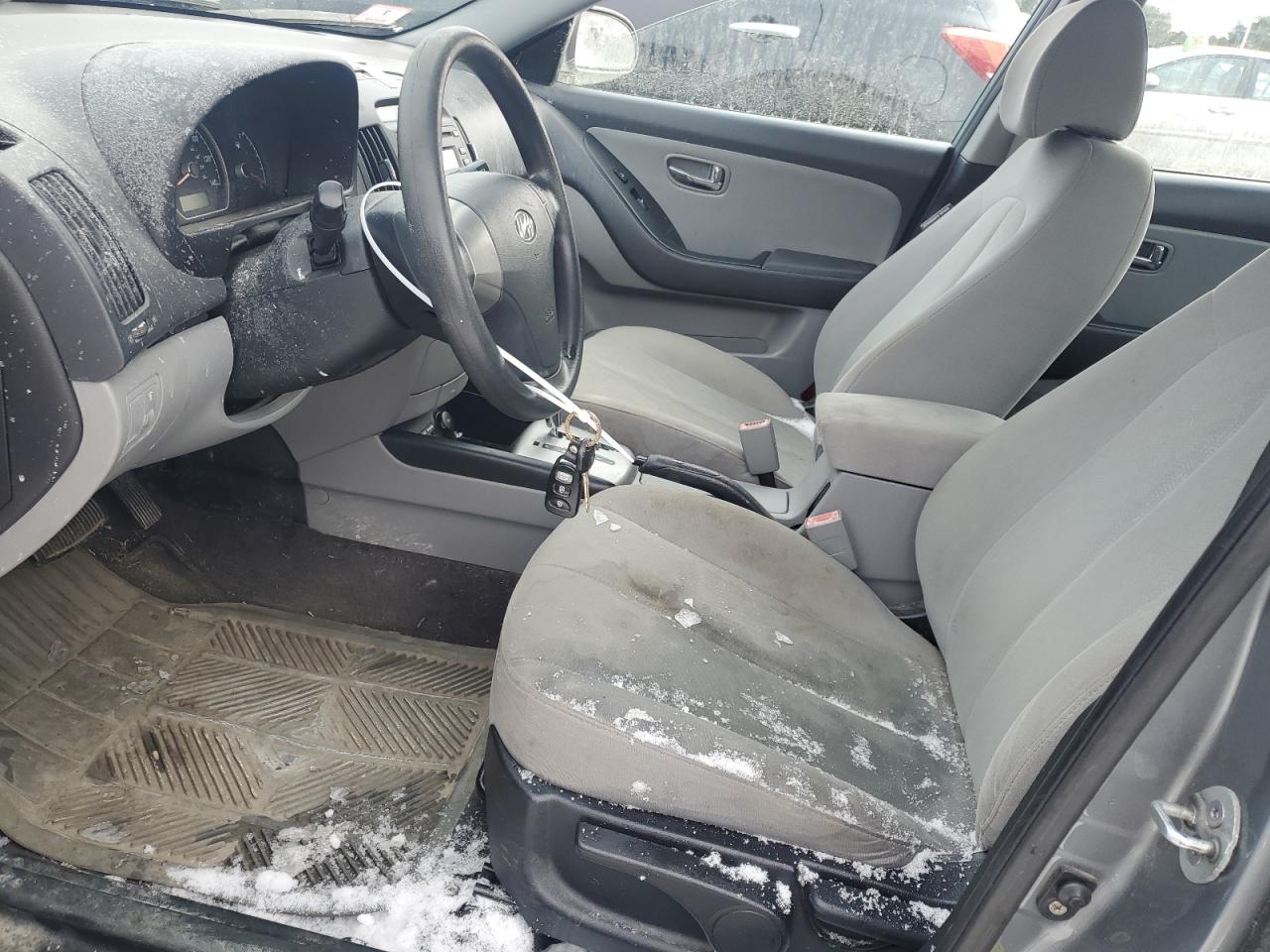 2010 Hyundai Elantra - Image 9