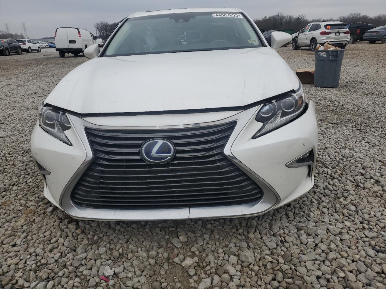 2016 Lexus ES - Image 5