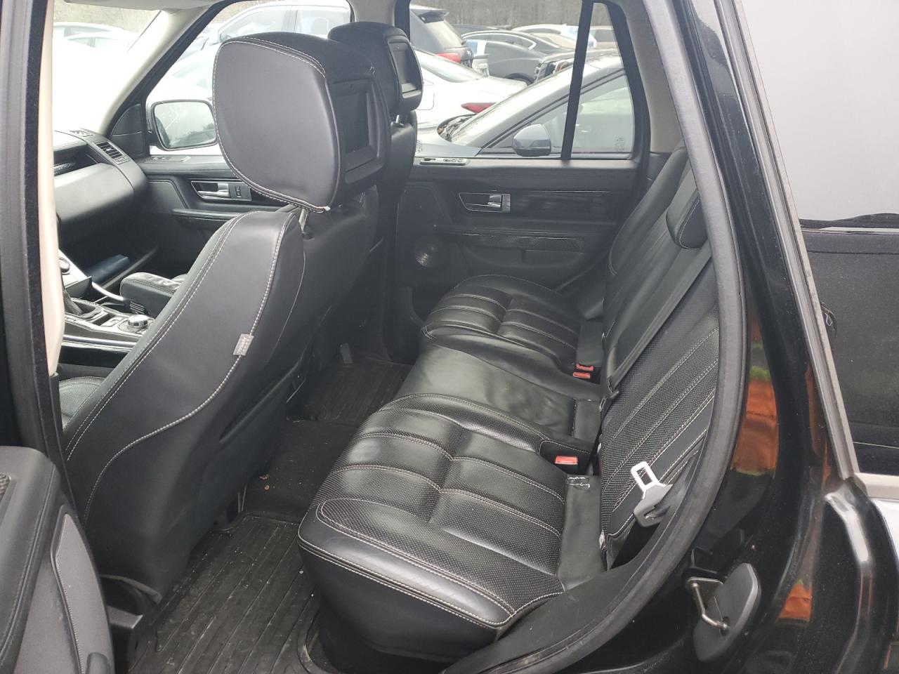 2010 Land Rover Range Rover - Image 11