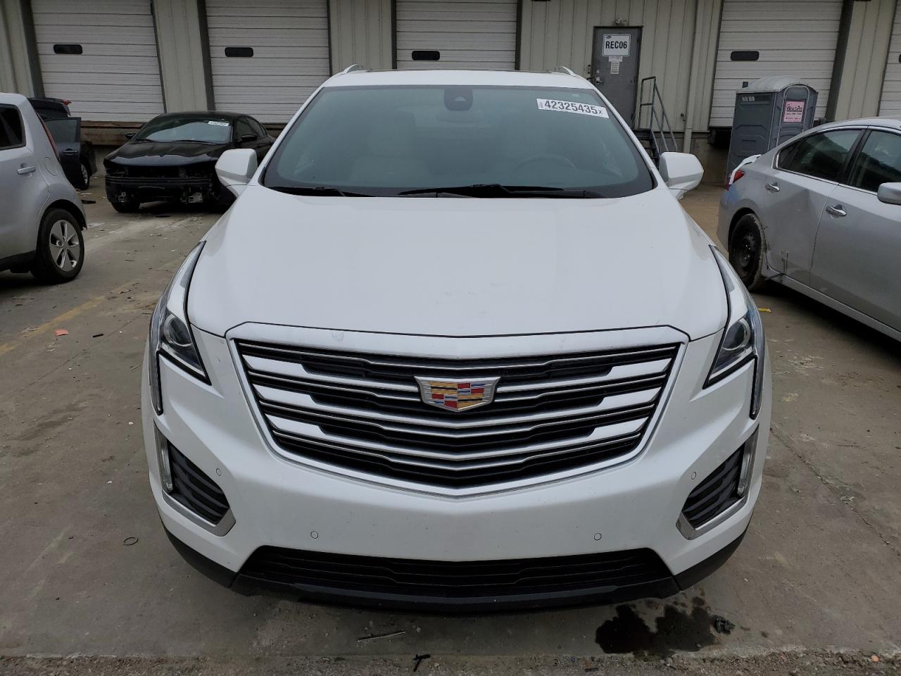 2017 Cadillac XT5 - Image 5