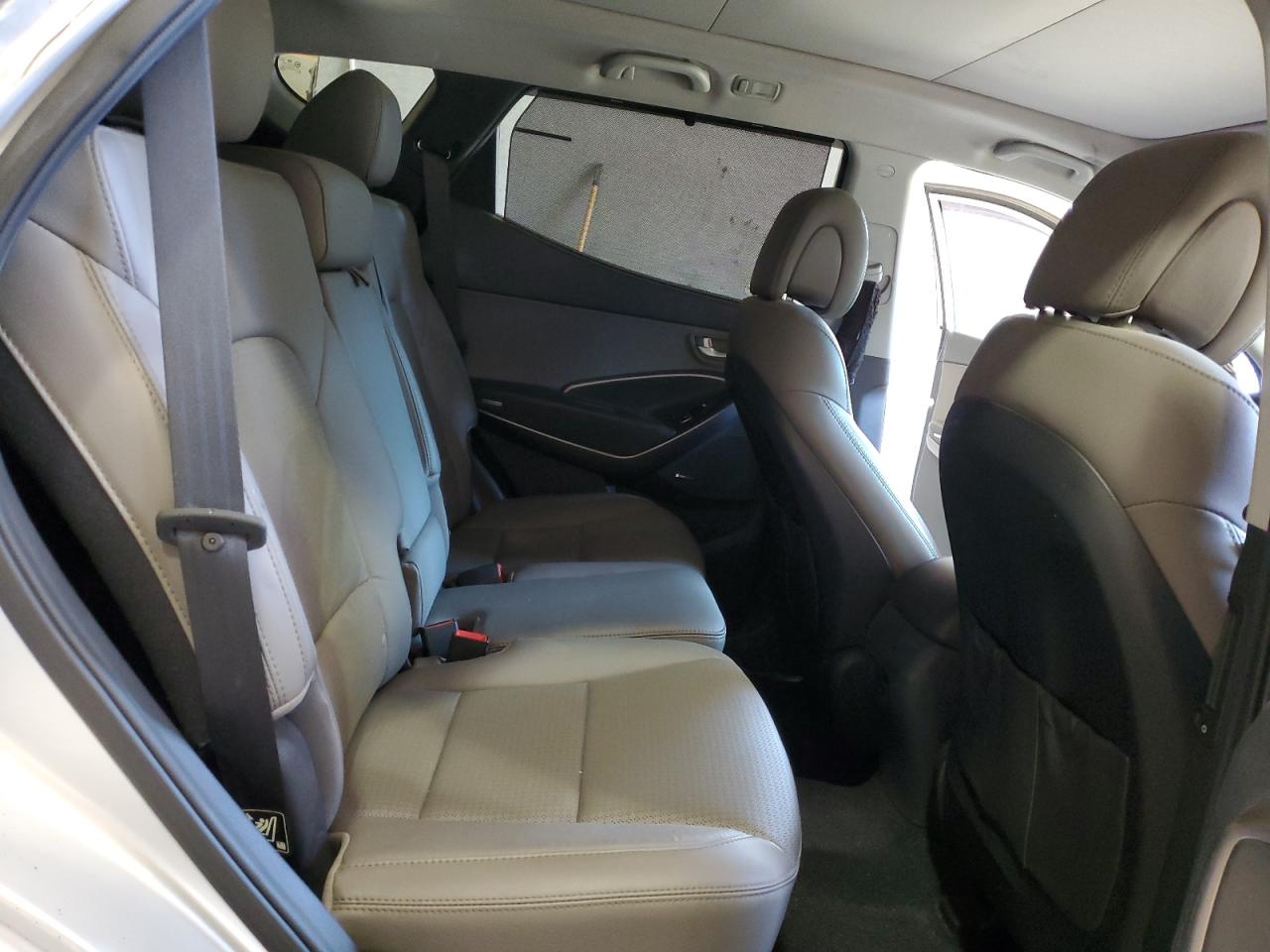 2013 Hyundai Santa Fe - Image 11