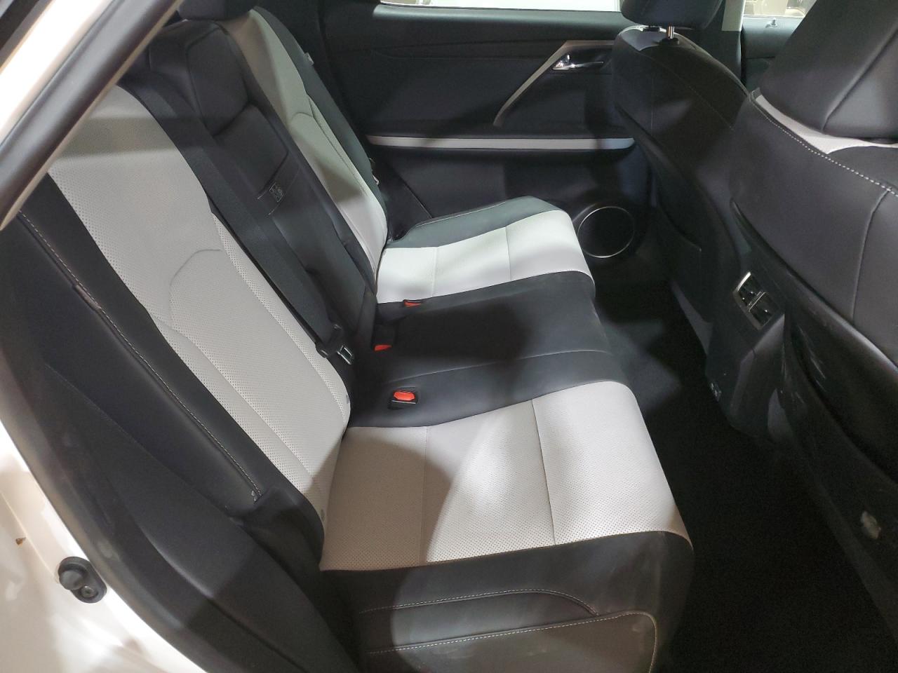 2022 Lexus RX - Image 11