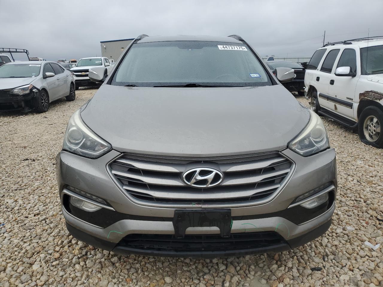 2017 Hyundai Santa Fe - Image 5