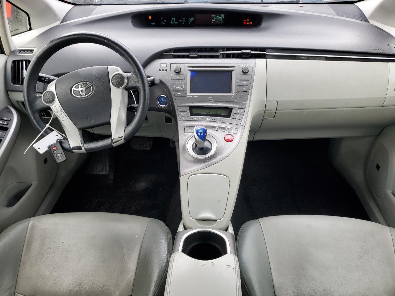2014 Toyota Prius - Image 8