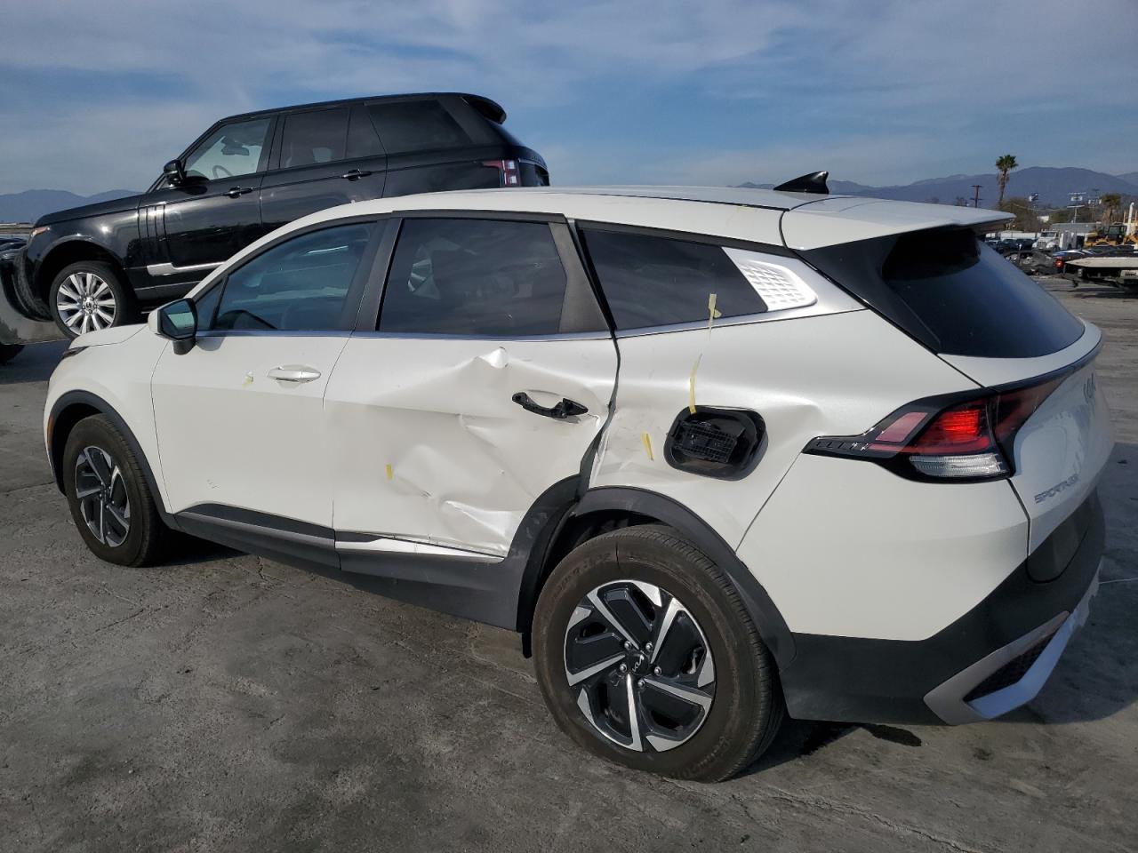 2023 Kia Sportage - Image 2
