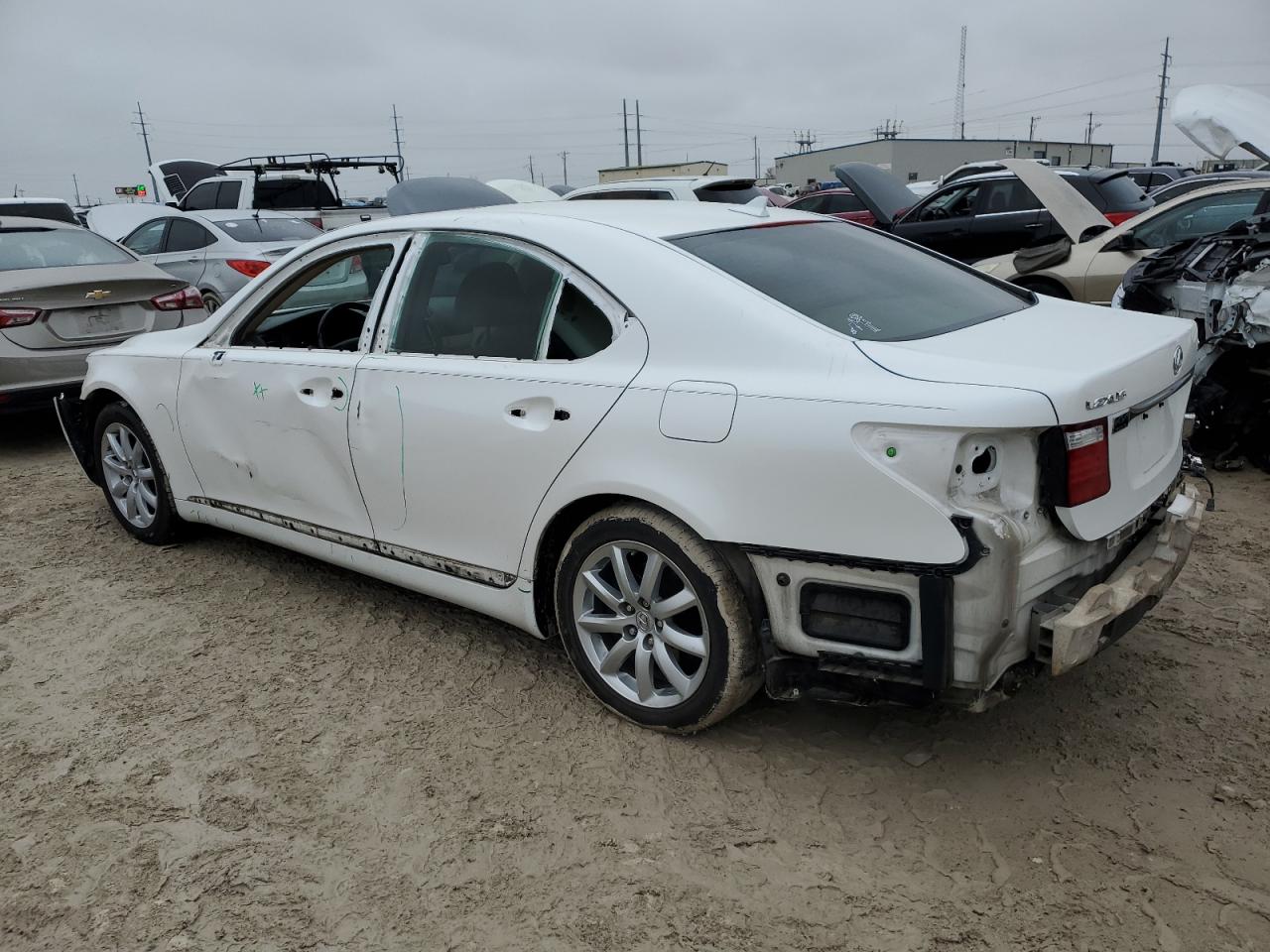 2009 Lexus LS - Image 2