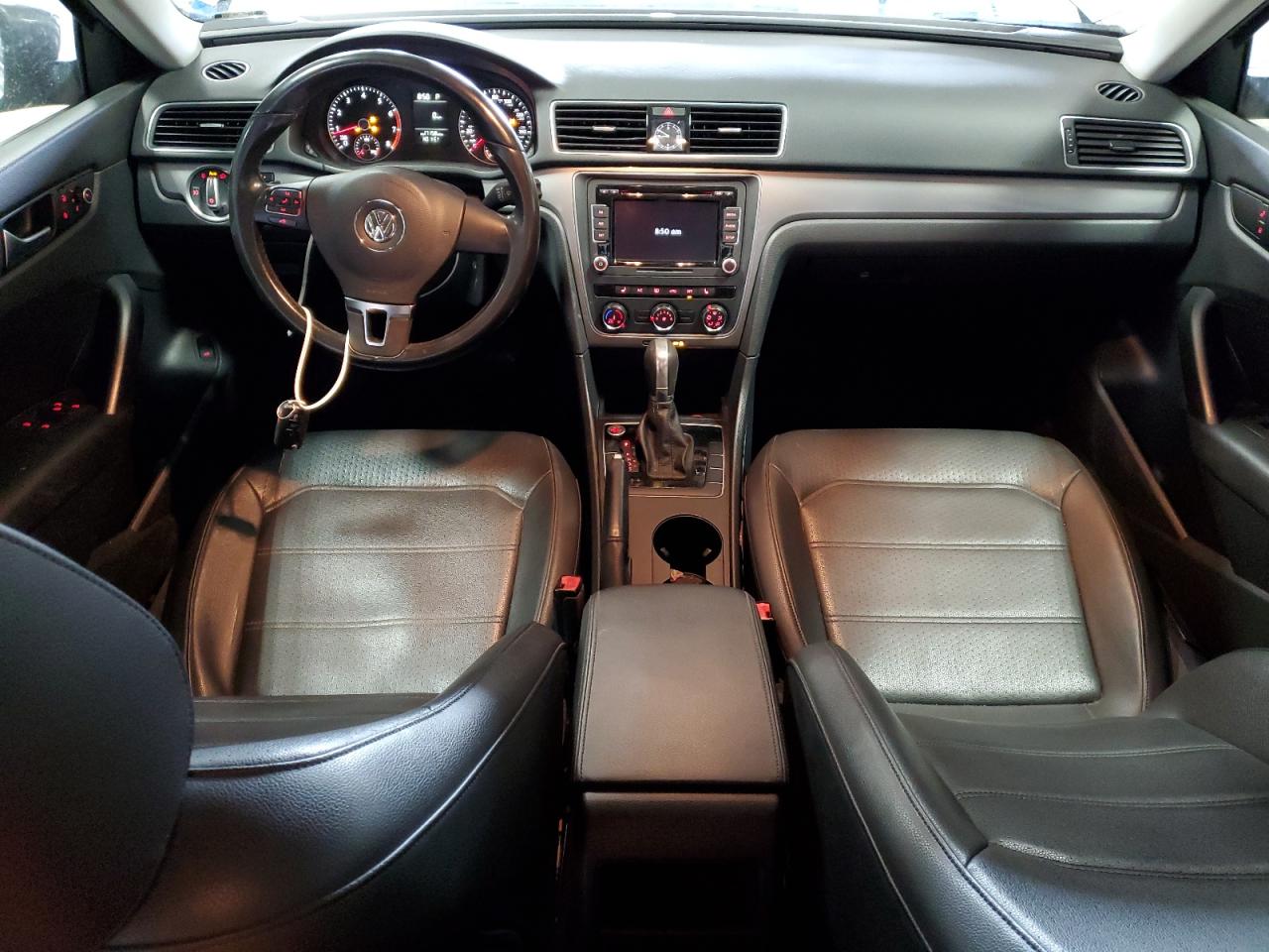 2015 Volkswagen Passat - Image 8