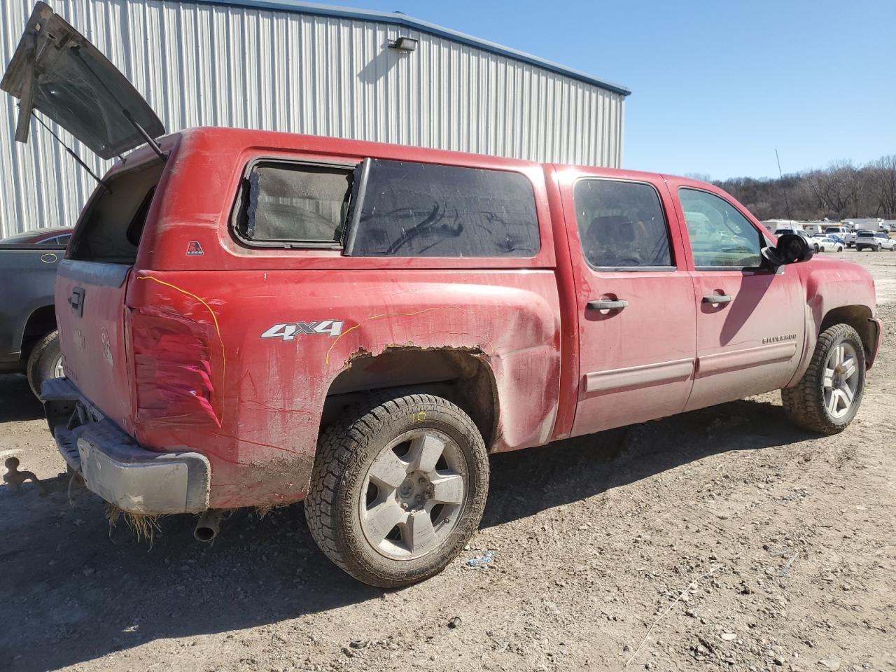 2011 Chevrolet Silverado - Image 3