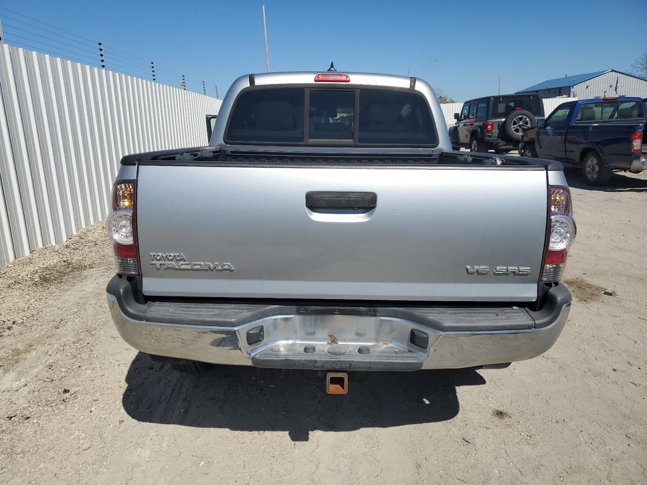 2015 Toyota Tacoma - Image 6