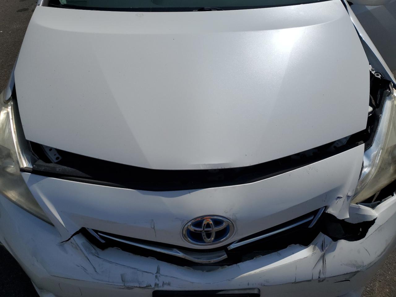 2012 Toyota Prius - Image 11