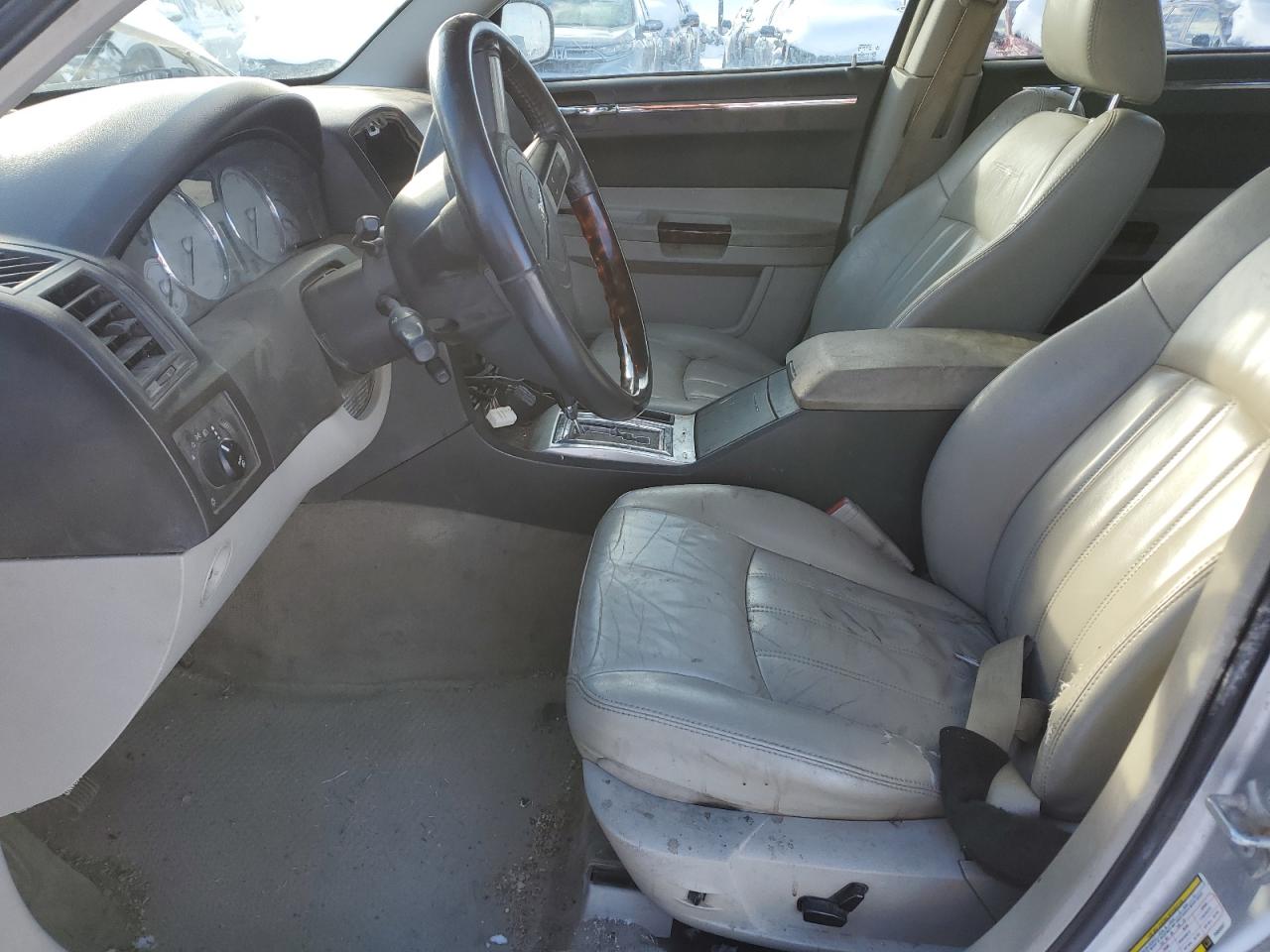 2007 Chrysler 300 - Image 7