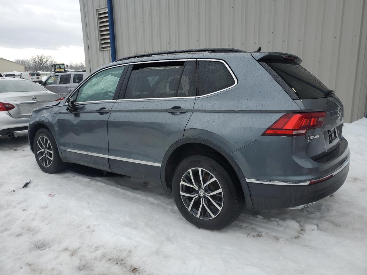 2020 Volkswagen Tiguan - Image 2