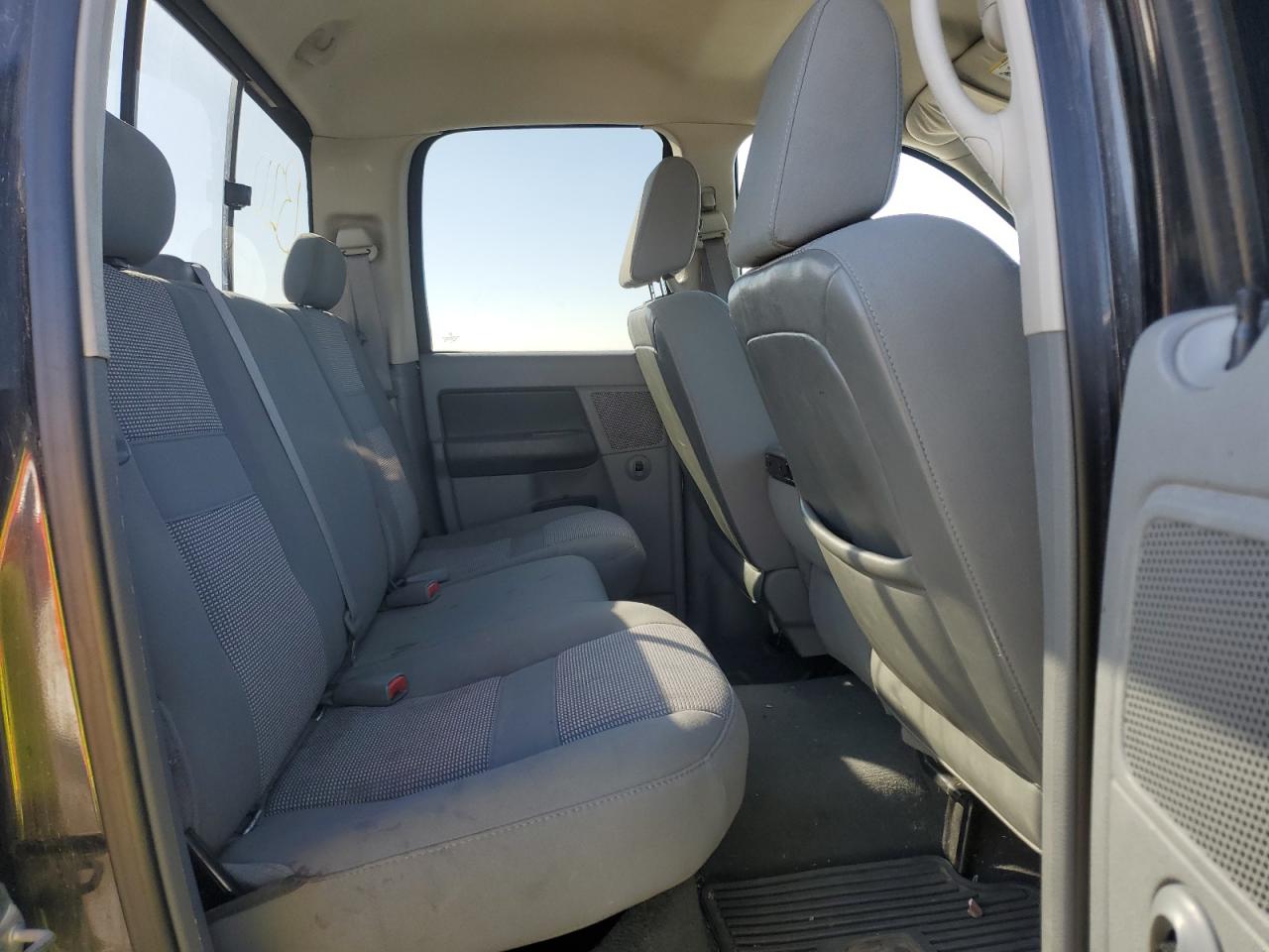 2007 Dodge RAM - Image 10