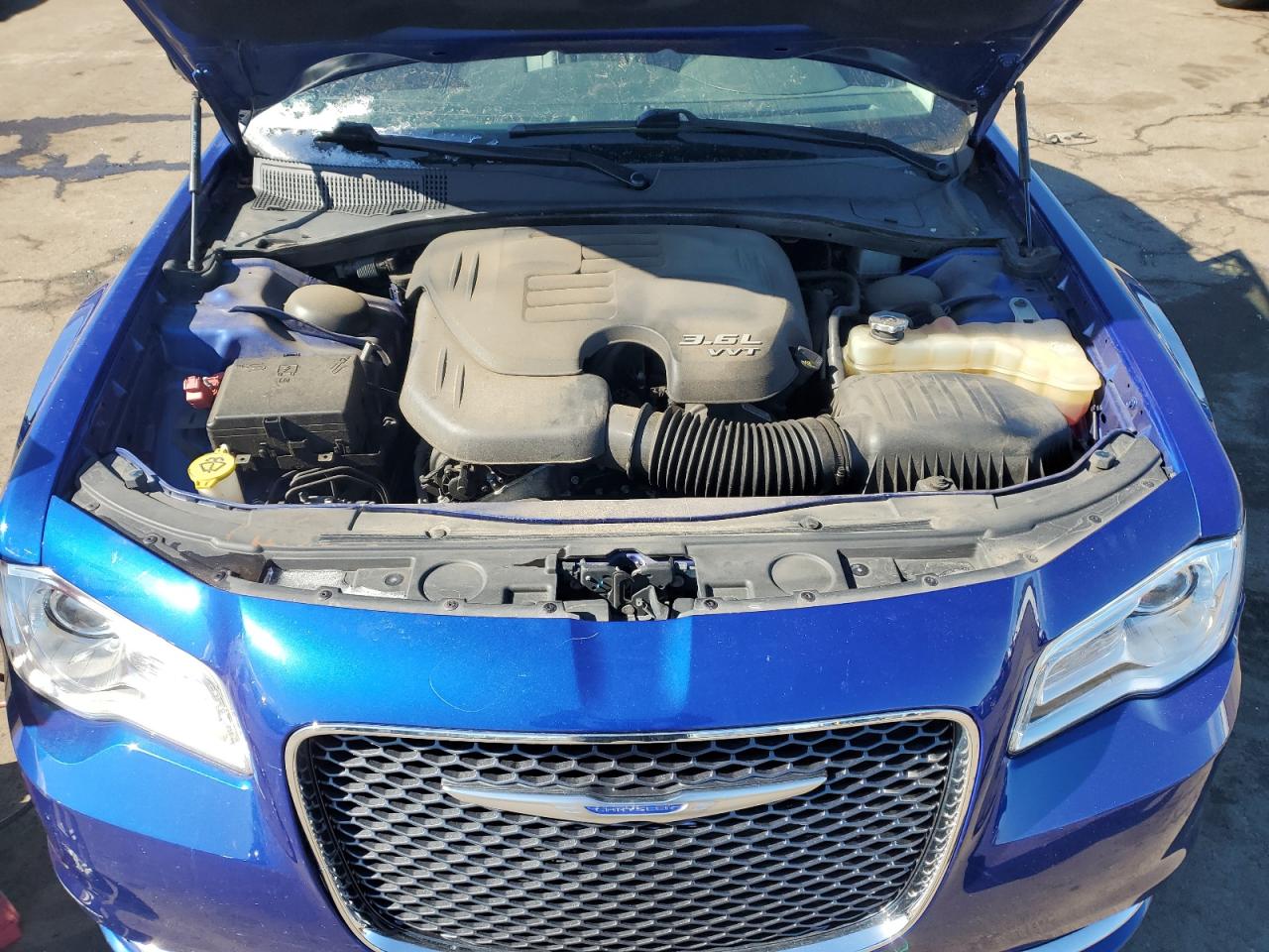 2019 Chrysler 300 - Image 12