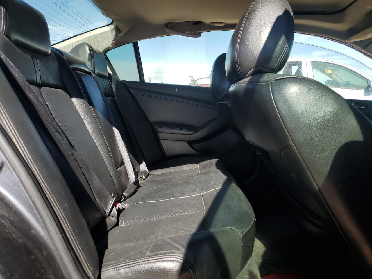 2010 Nissan Altima - Image 10