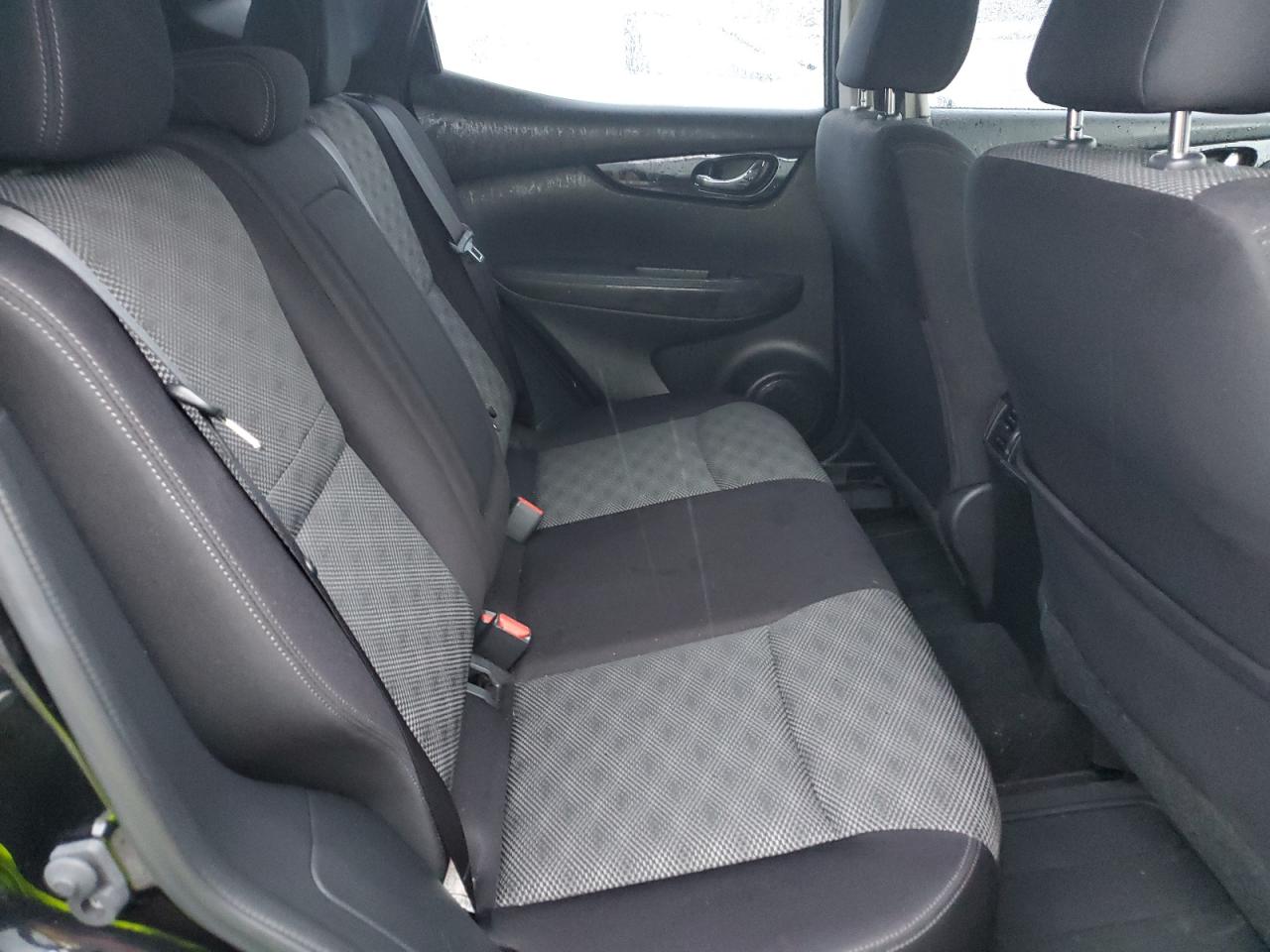 2017 Nissan Rogue - Image 11