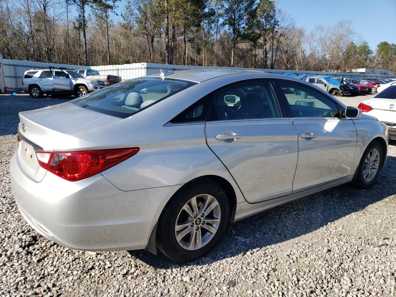 2013 Hyundai Sonata - Image 3