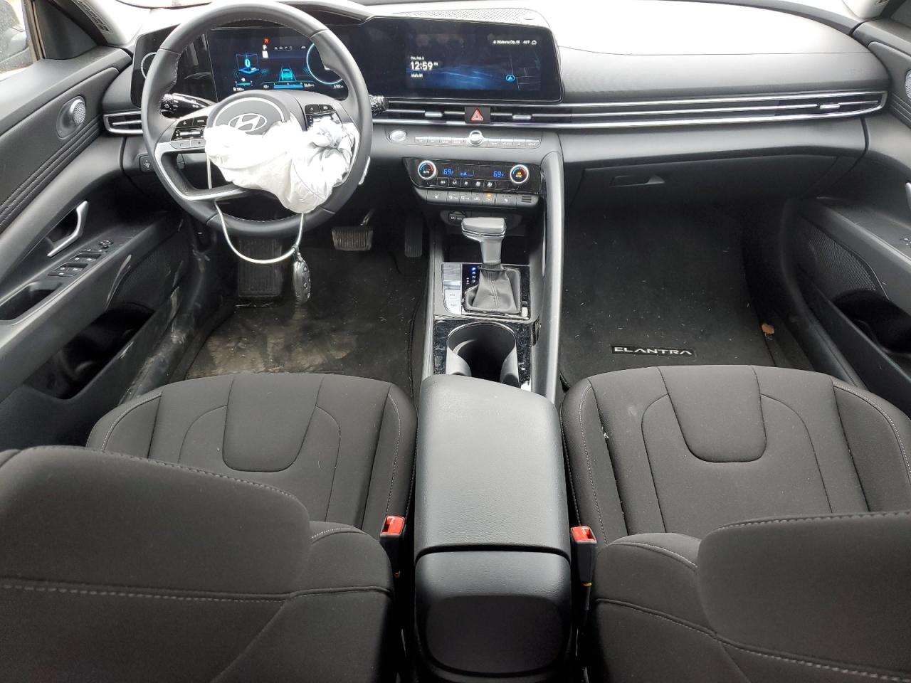 2024 Hyundai Elantra - Image 8