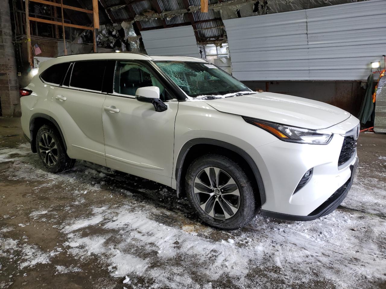 2020 Toyota Highlander - Image 4