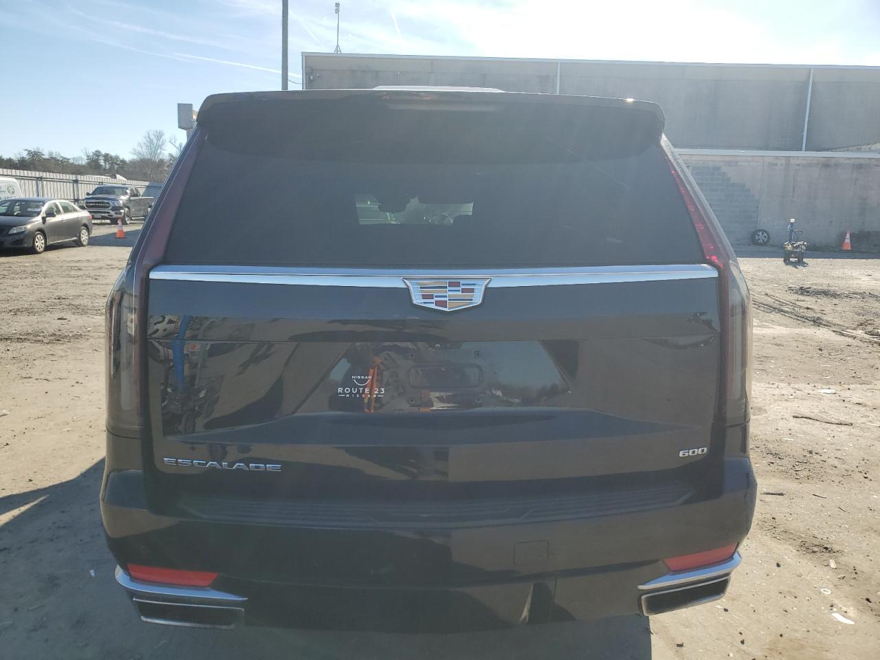 2022 Cadillac Escalade - Image 6