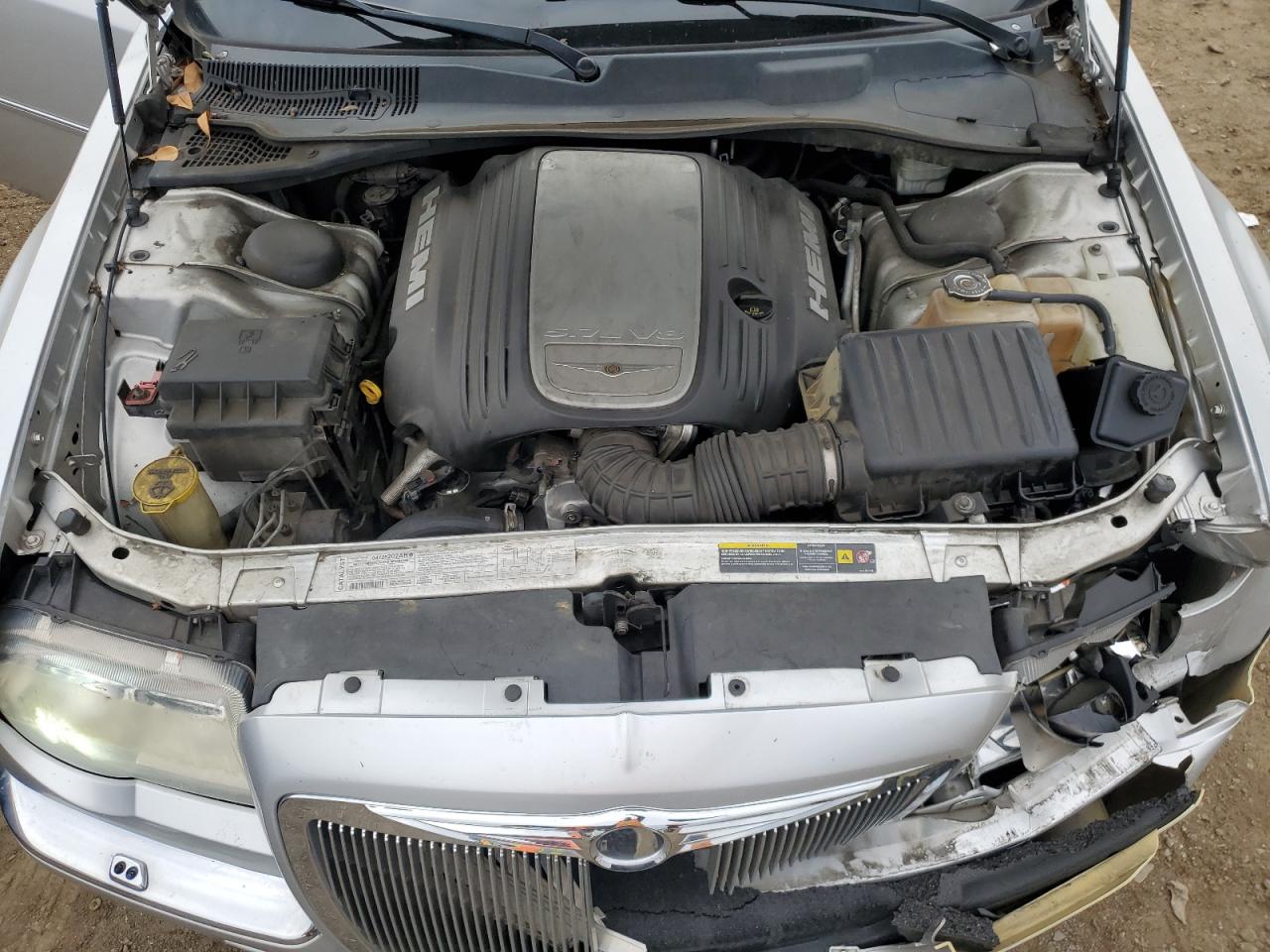 2005 Chrysler 300 - Image 11