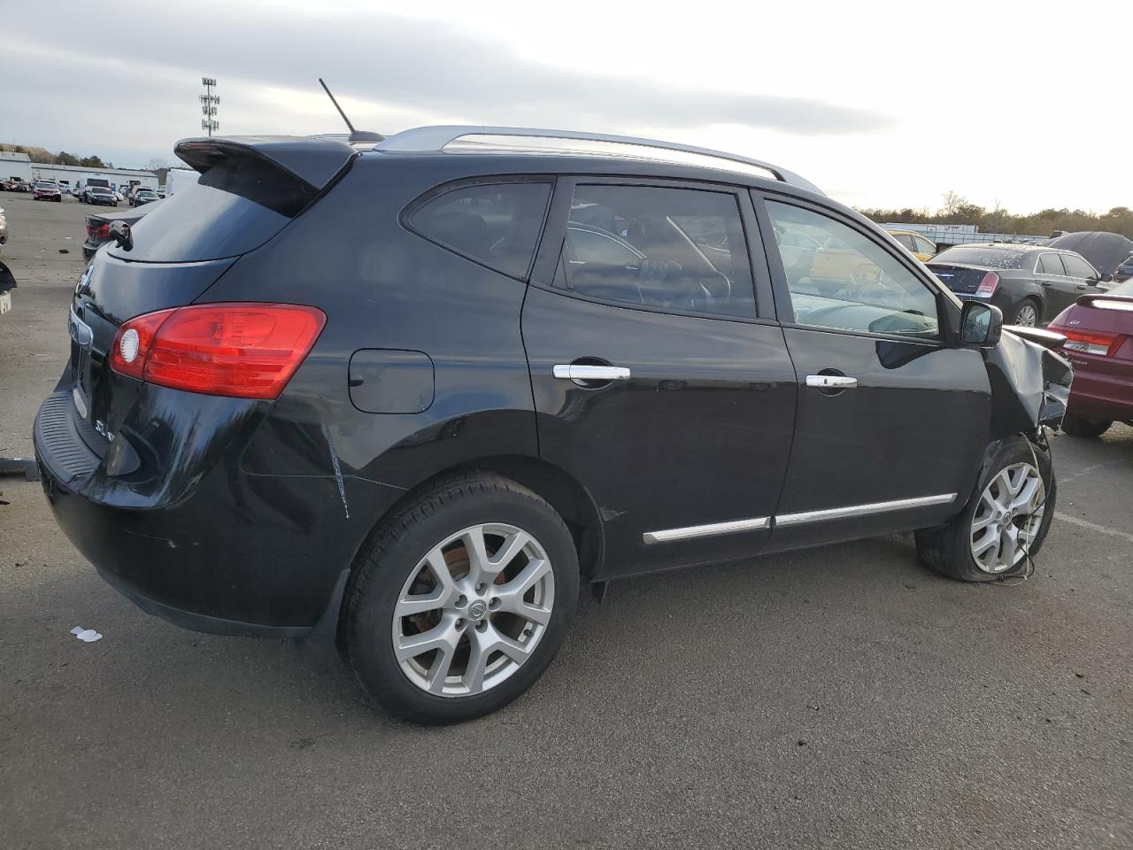 2011 Nissan Rogue - Image 3