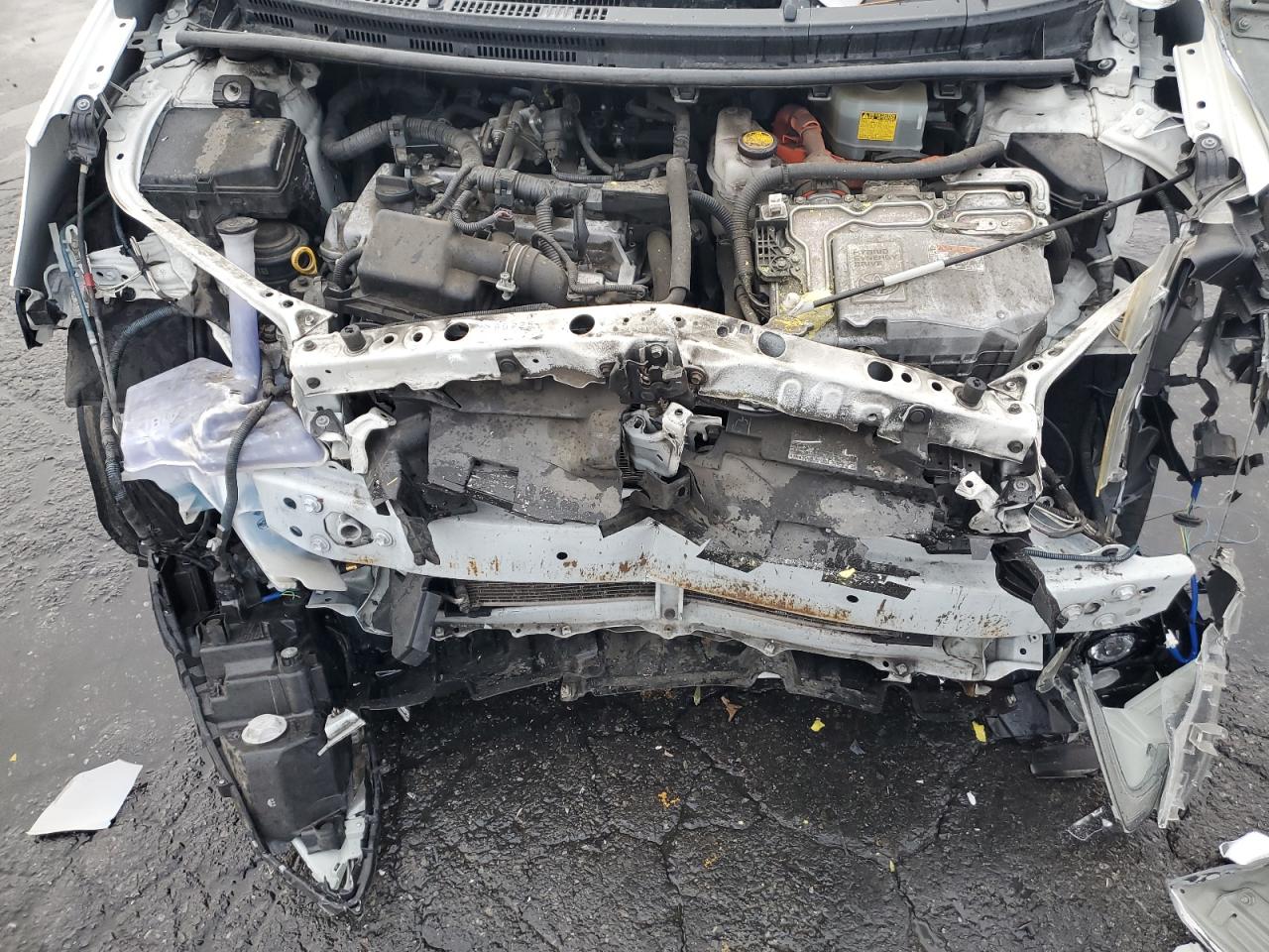 2015 Toyota Prius - Image 13