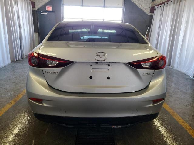  MAZDA 3 2018 Srebrny
