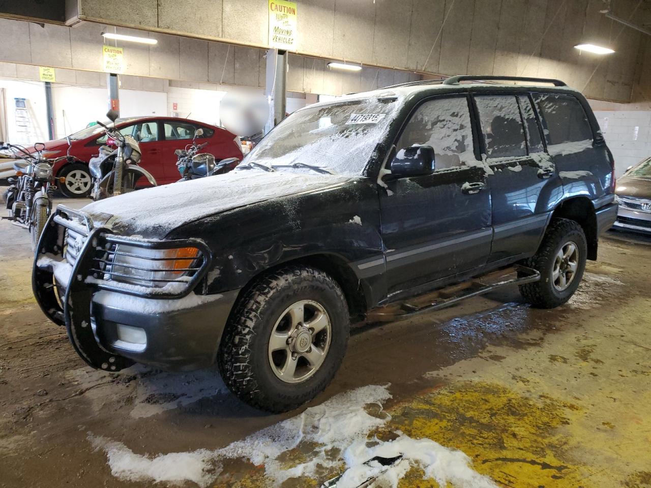2001 Toyota Land Cruiser - Image 1