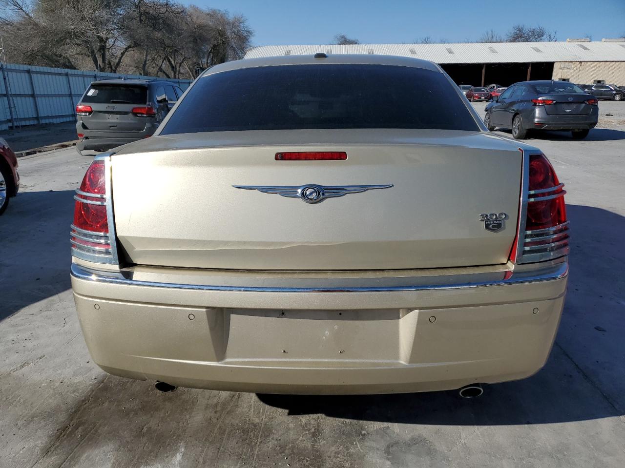 2010 Chrysler 300 - Image 6