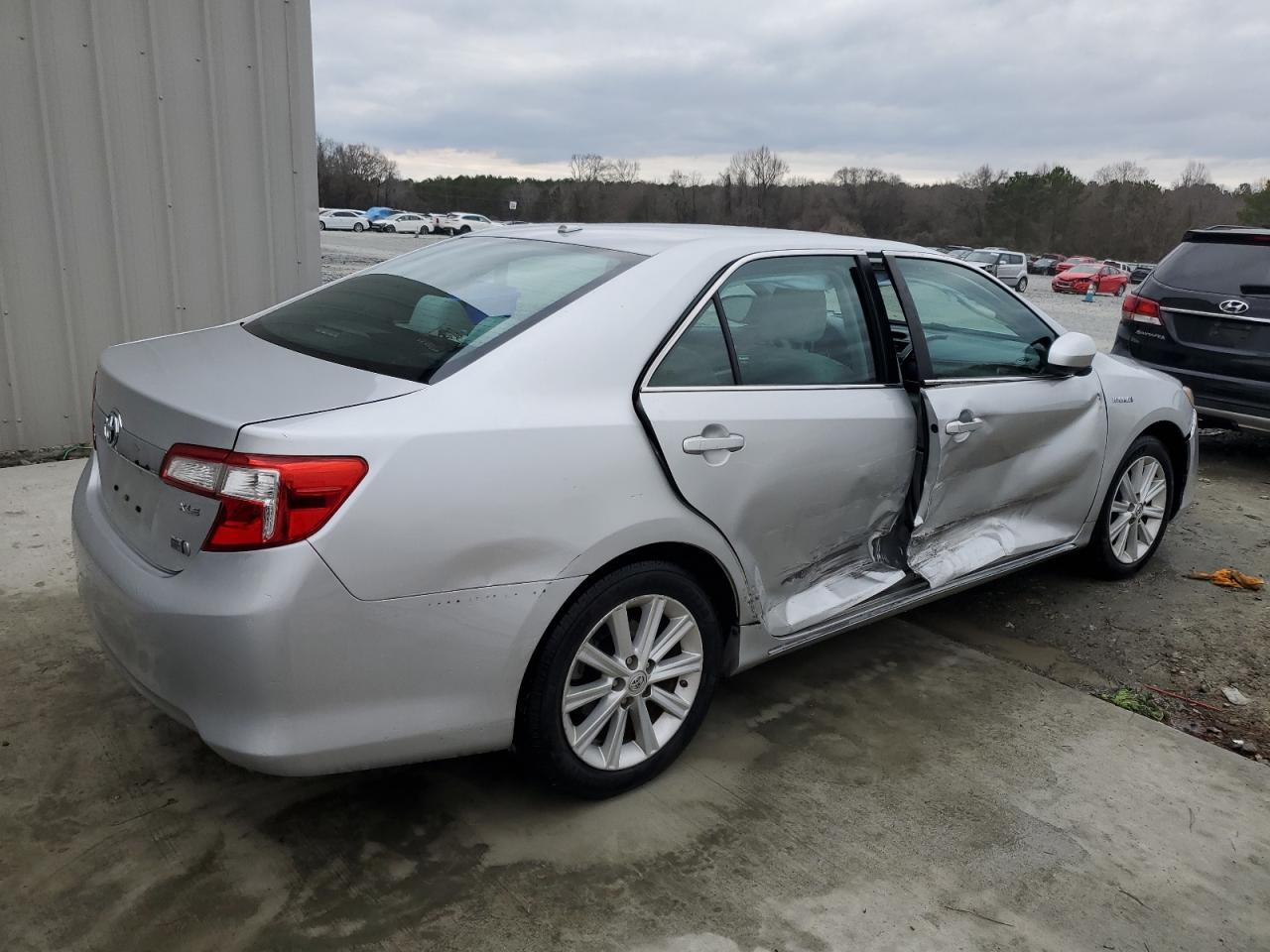 2014 Toyota Camry - Image 3