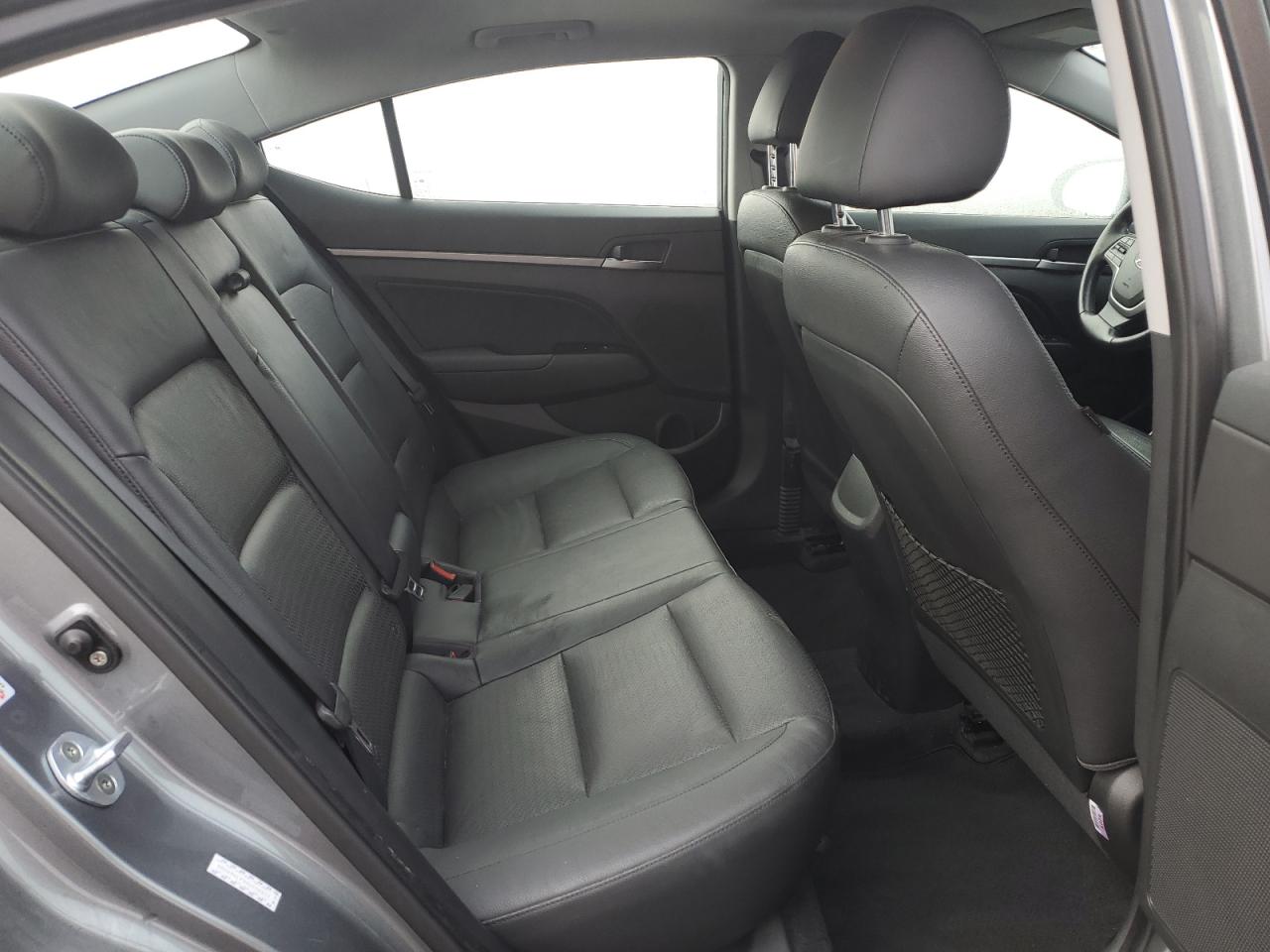 2017 Hyundai Elantra - Image 10