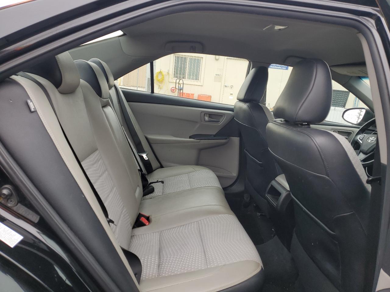 2015 Toyota Camry - Image 10