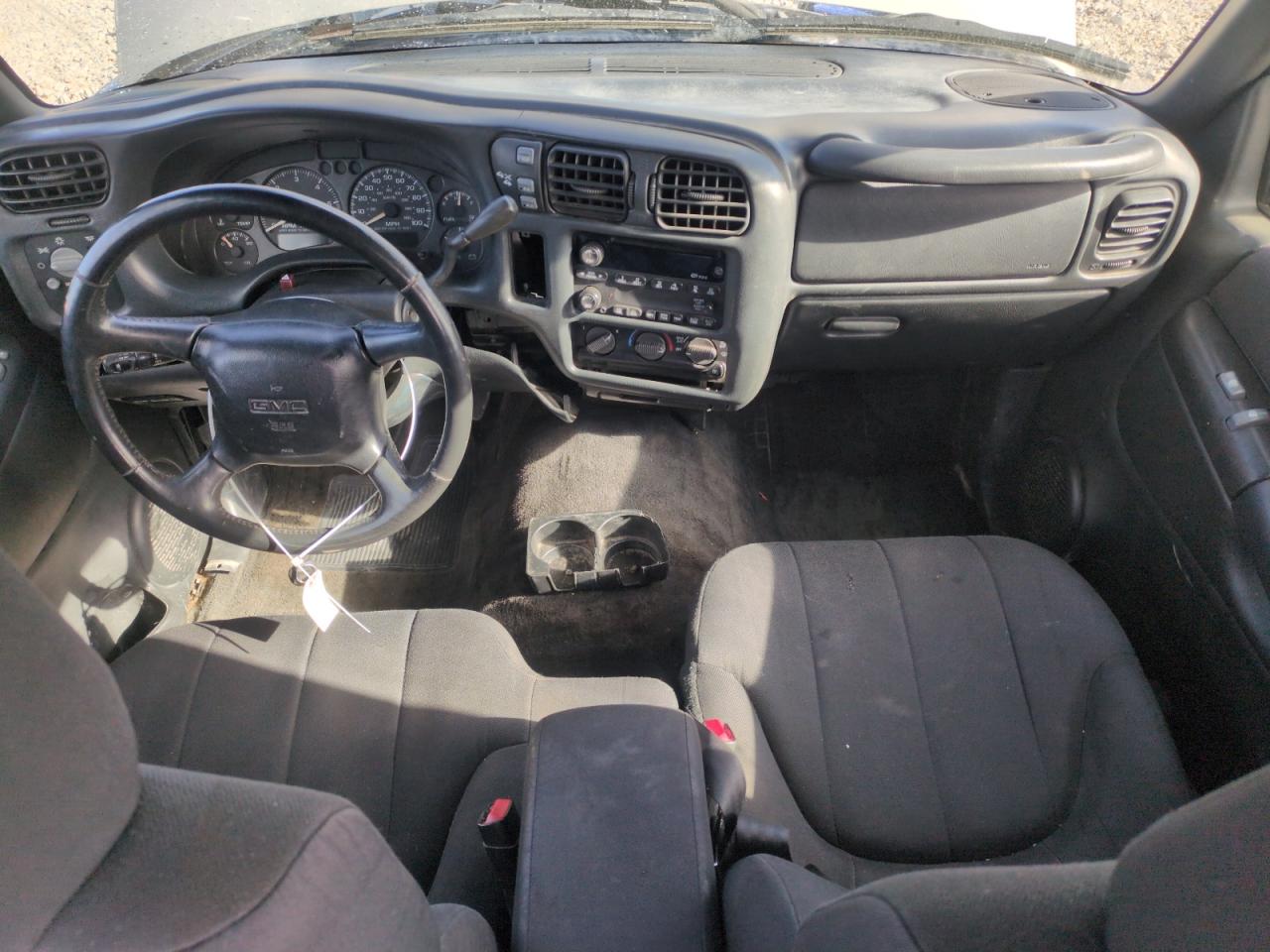 2003 GMC Sonoma - Image 8