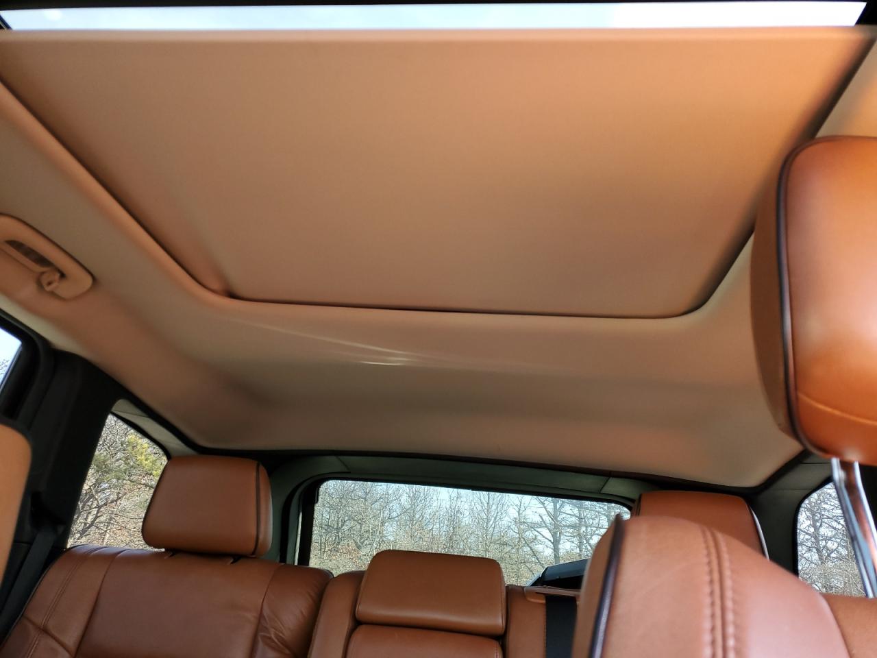 2011 Jeep Grand Cherokee - Image 10