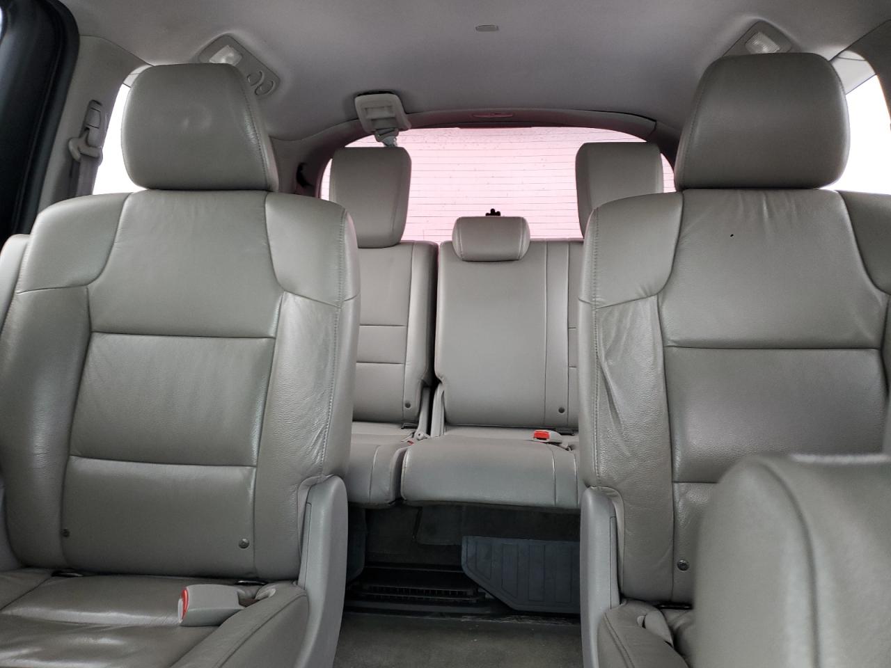 2011 Honda Odyssey - Image 10