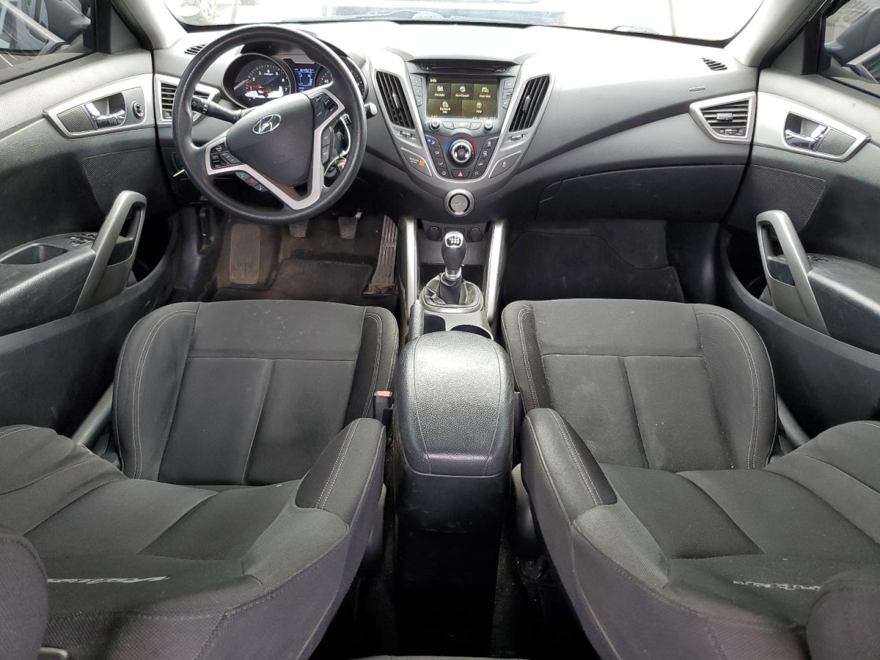 2013 Hyundai Veloster - Image 8